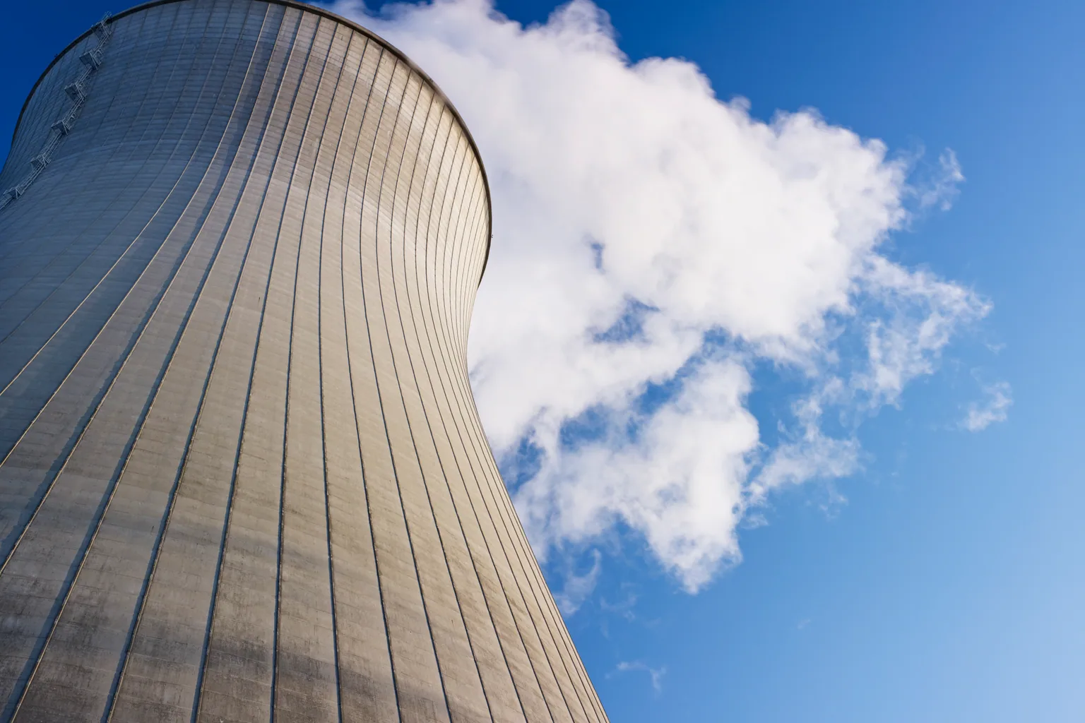 Editorial image for DOE’s $1.9B Loan Puts Iowa Nuclear Restart at the Center of the AI Power Race